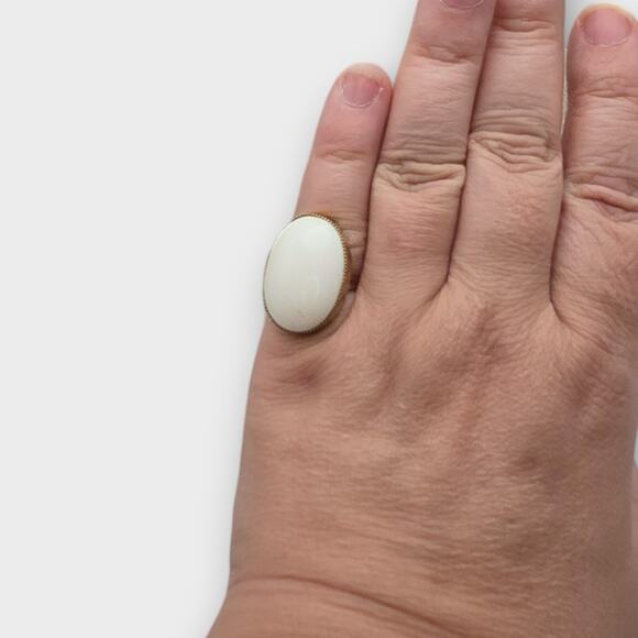 White Oval Stone Cabochon – 12K Gold Filled Adjustable Ring – Size 7 - Picture 5 of 10